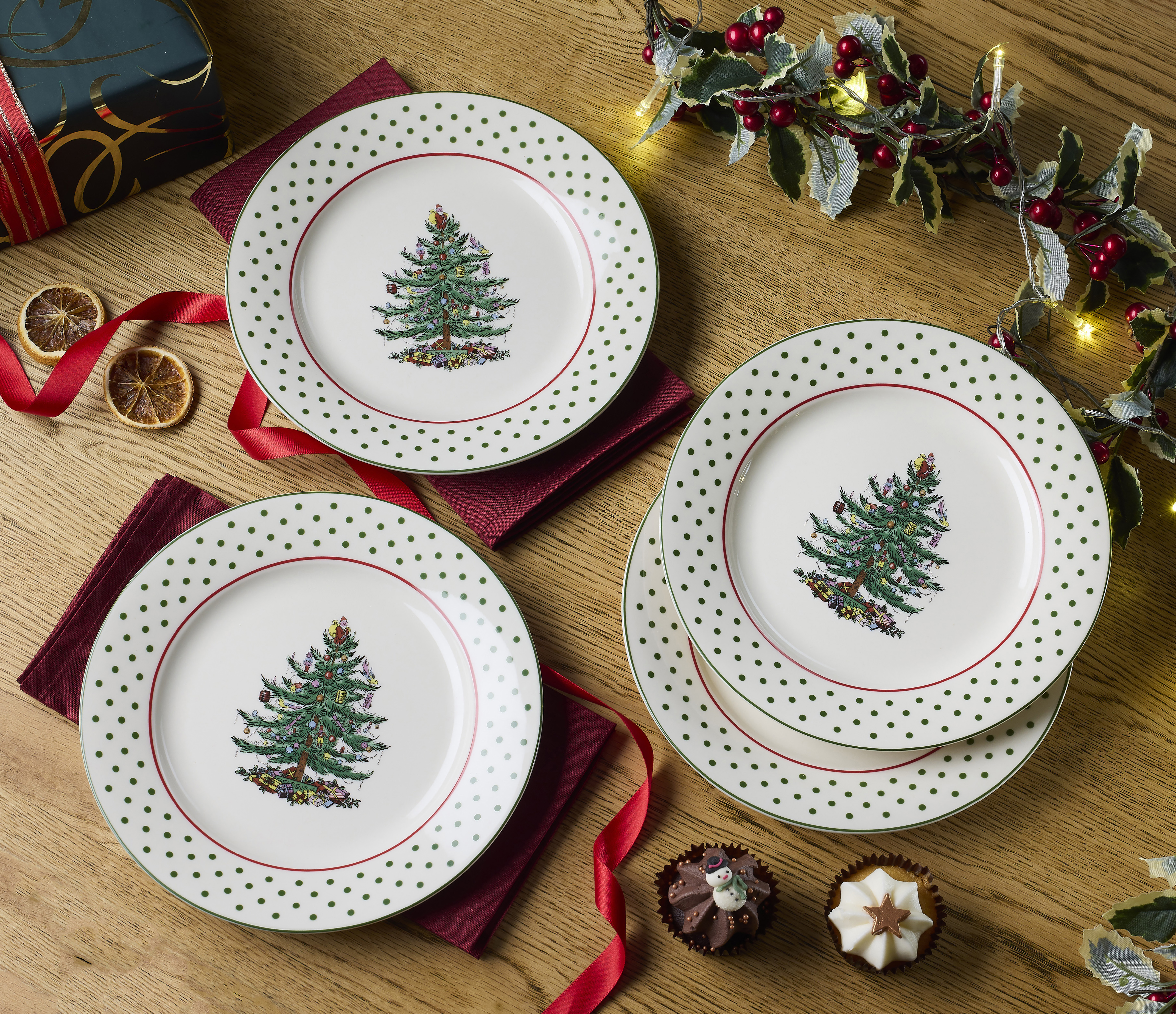 Christmas Tree Polka Dot Set of 4 Dessert Plates image number null